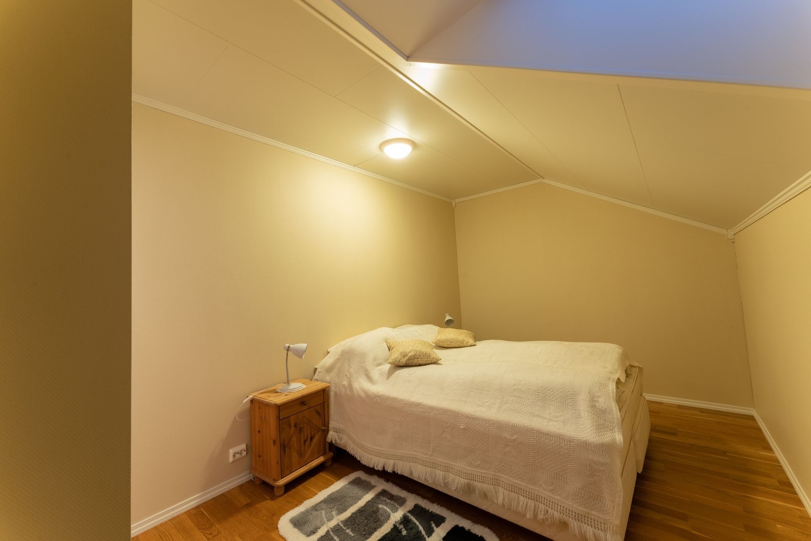 Soverom på loftplan. Galleribilde