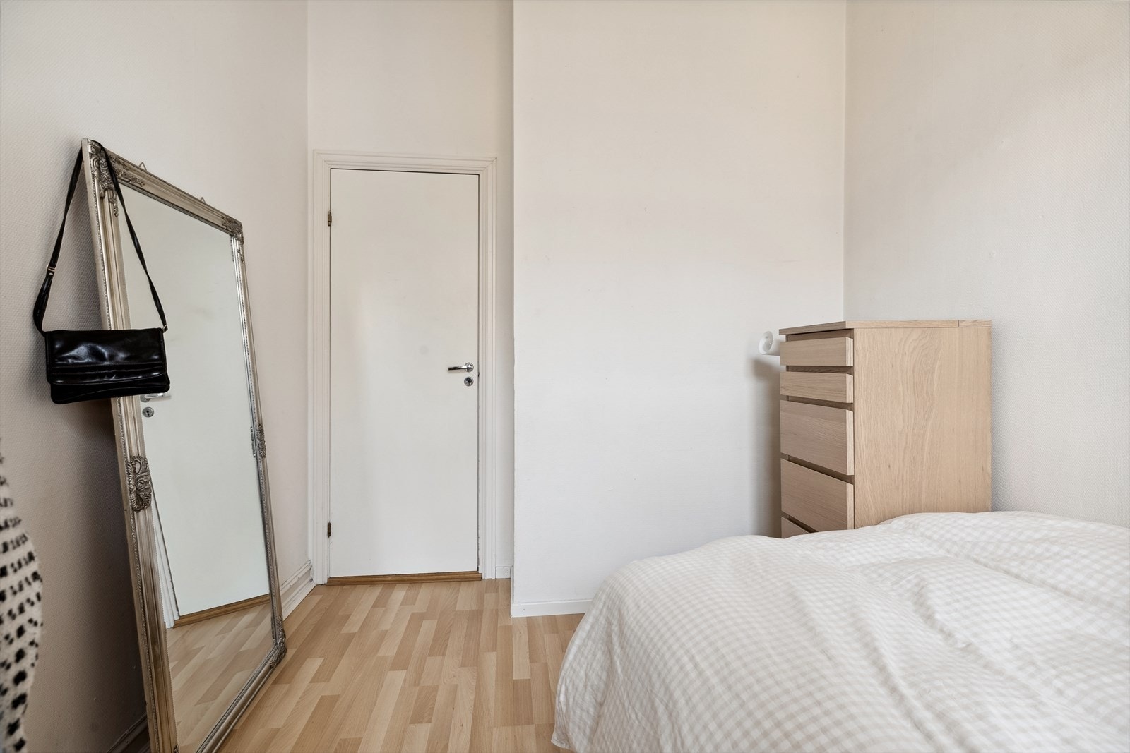 Her kan det alternativt etableres en garderobeløsning for ytterligere oppbevaringsmuligheter. Galleribilde