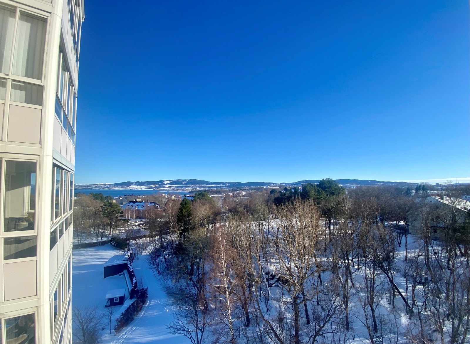 Utsikt fra balkong. Galleribilde