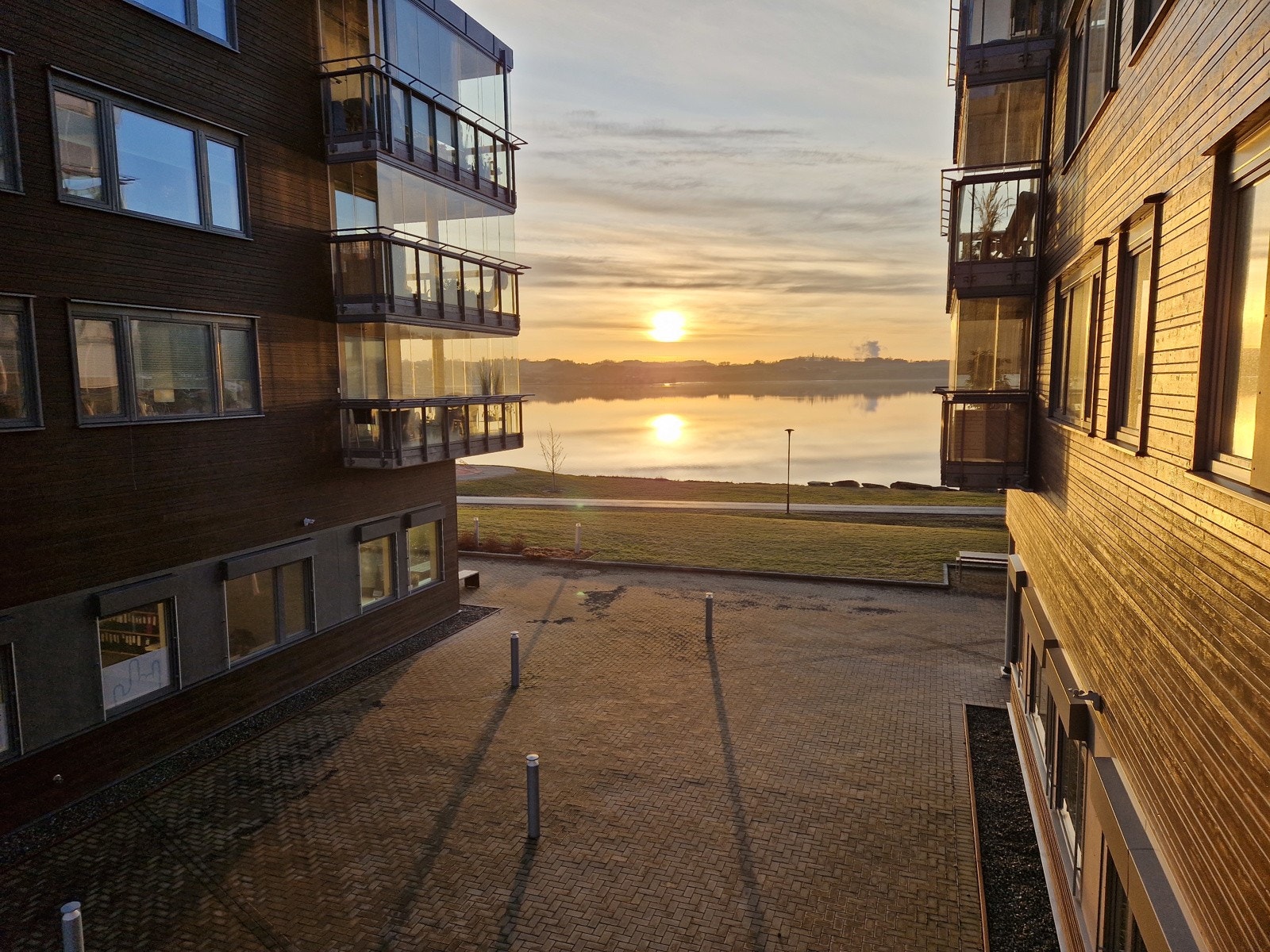Utsikt mot Eidsbotn fra terrassen. Galleribilde