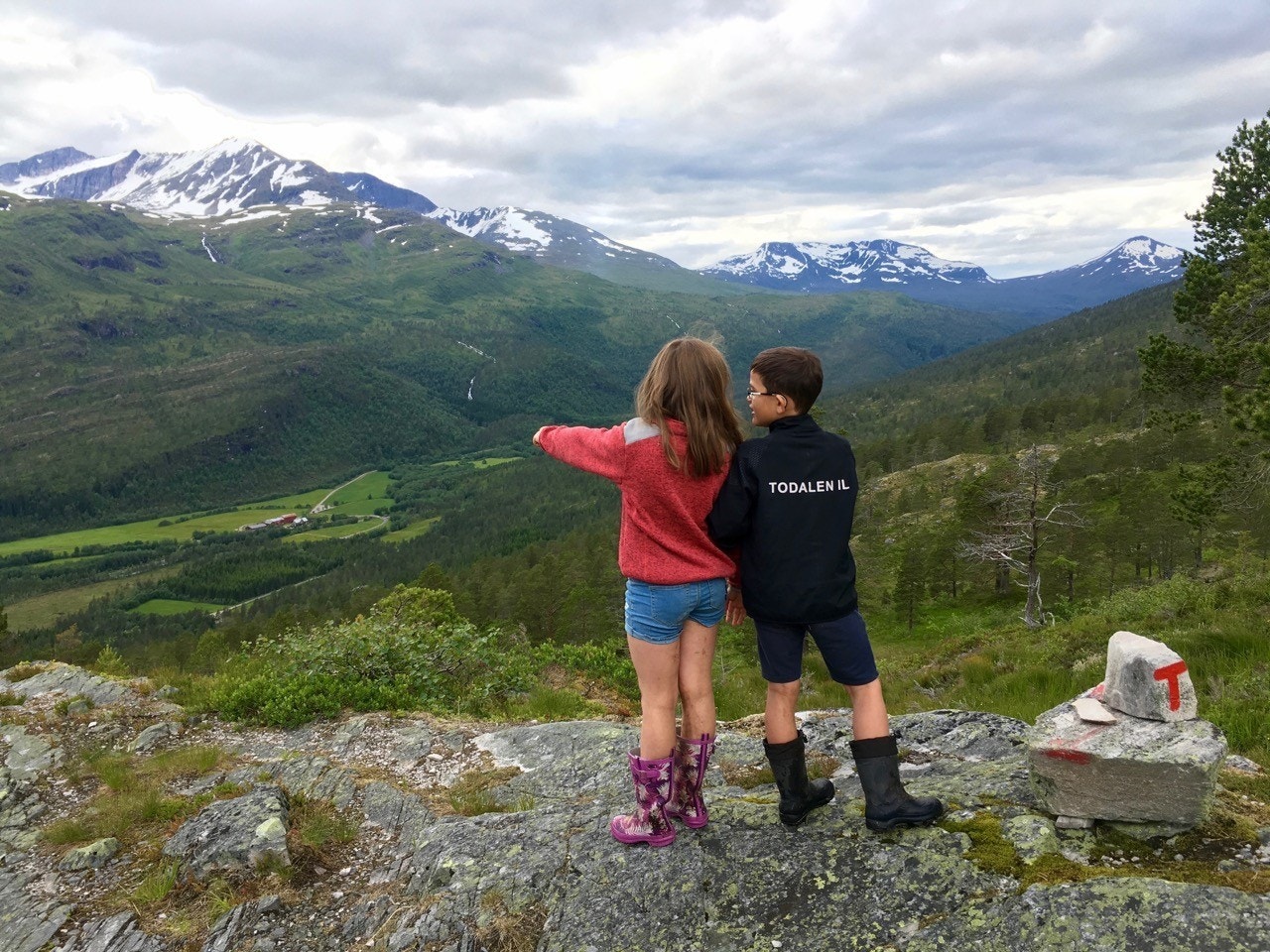Kårvatn byr på flotte turområder også for de minste. Foto: Grunneier Galleribilde
