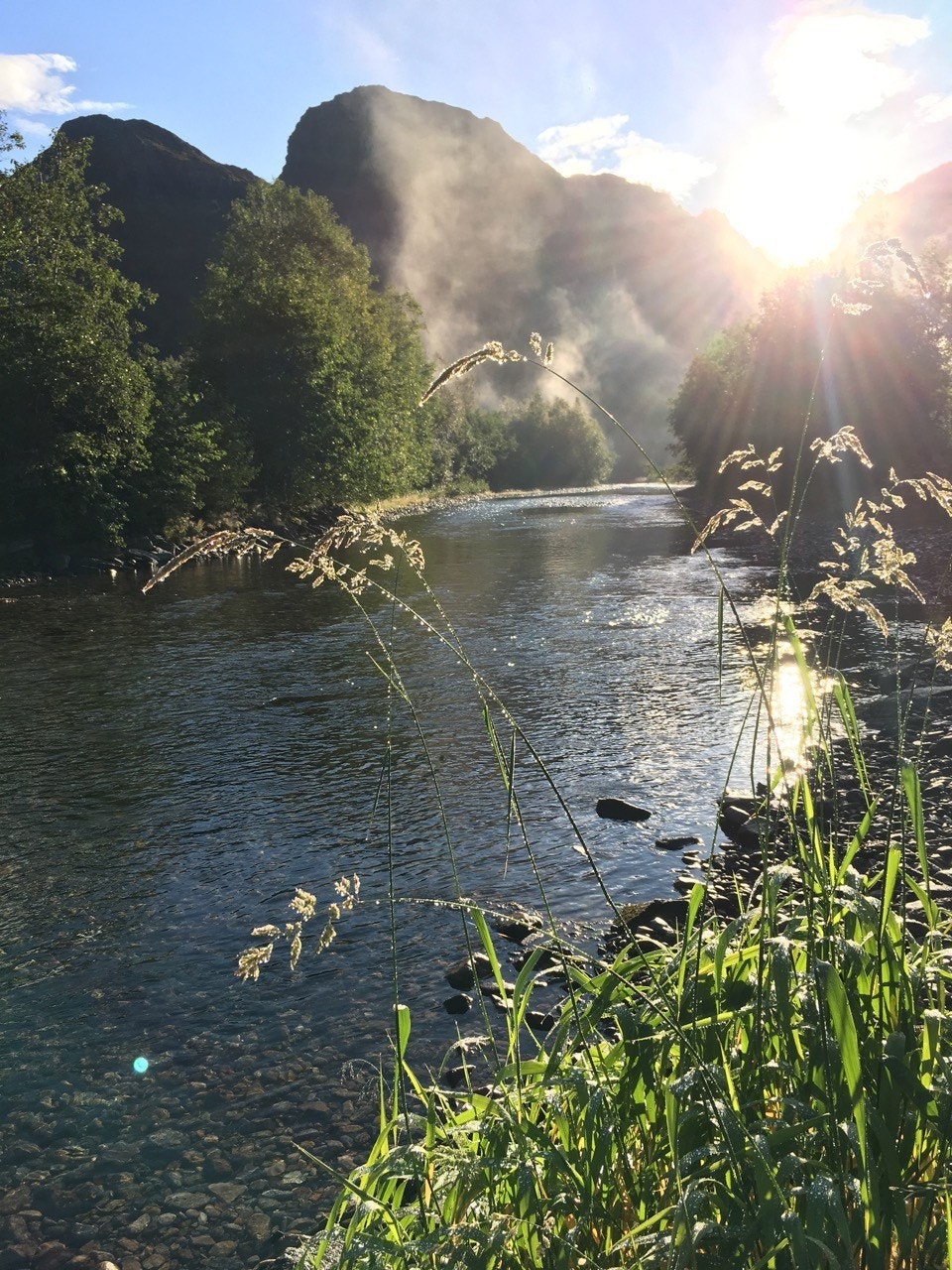 Elva Toåa som renner forbi Kårvatn gir fine bade-og fiskemuligheter. Foto: Grunneier Galleribilde