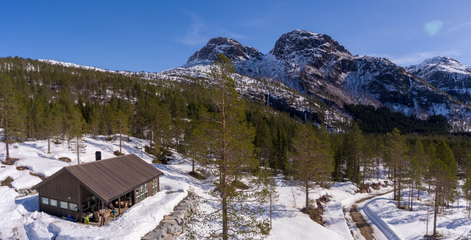 Kårvatn hyttefelt består av 29 romslige tomter med svært attraktiv beliggenhet ved foten av Trollheimen Galleribilde