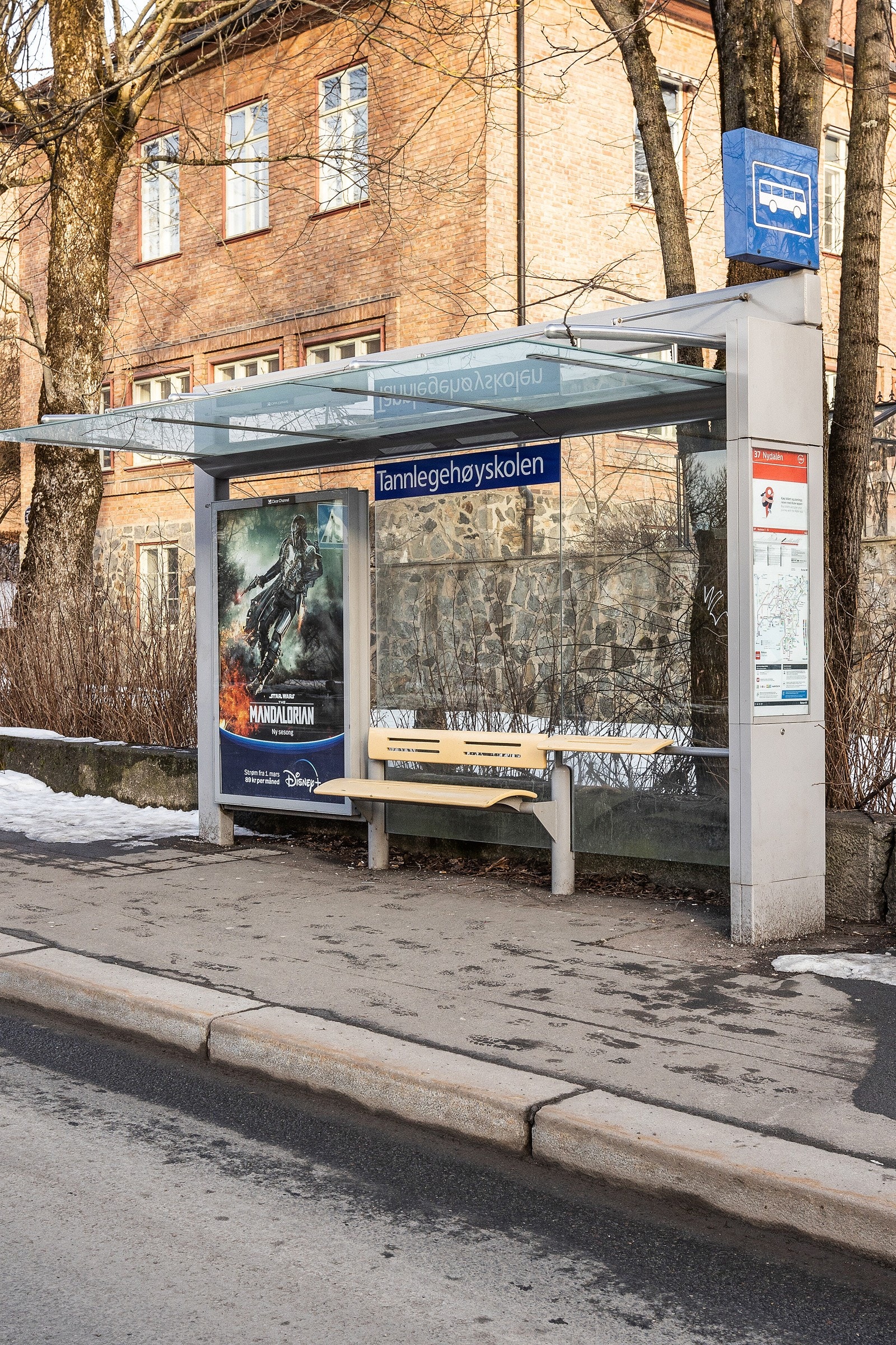 Her stopper 37-bussen som tar deg videre opp til Nydalen eller ned gjennom sentrum til Helsfyr. Galleribilde