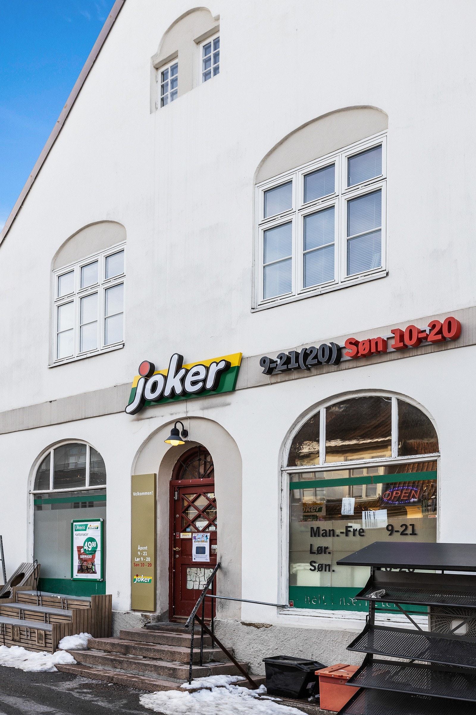 Nabolagets to Jokerbutikker holder søndagsåpent og ligger like rundt hjørnet. Galleribilde