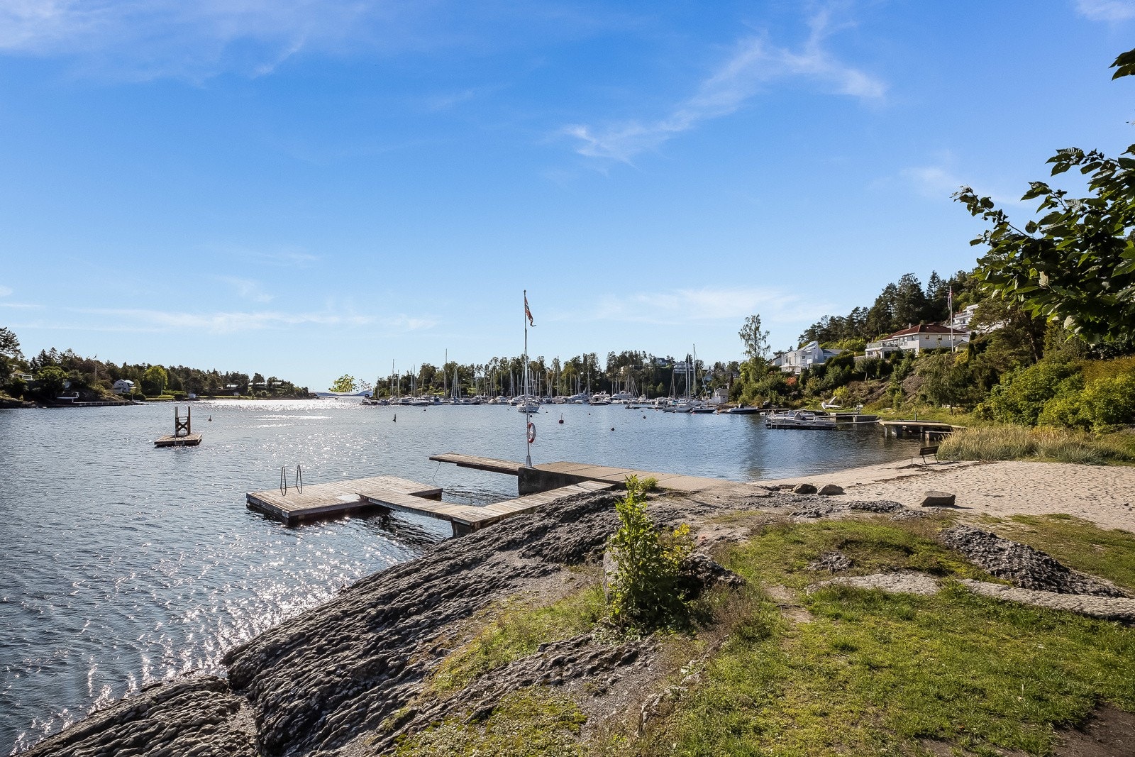 Nærhet til sandstrender og idylliske badeplasser. Galleribilde