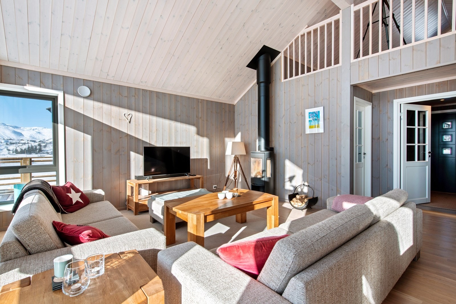 God plass til både salonggruppe og spisestue. Galleribilde