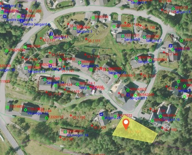 Tomta gbnr 55/183 er markert i gult på kart. Galleribilde