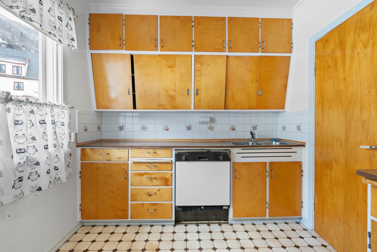 Kjøkken i 2.etg. med eldre standard Galleribilde