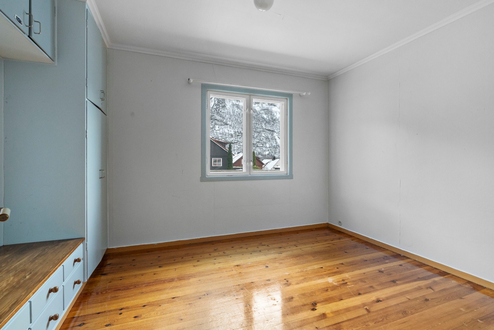 Soverom 1 av 2 på hovedplan Galleribilde