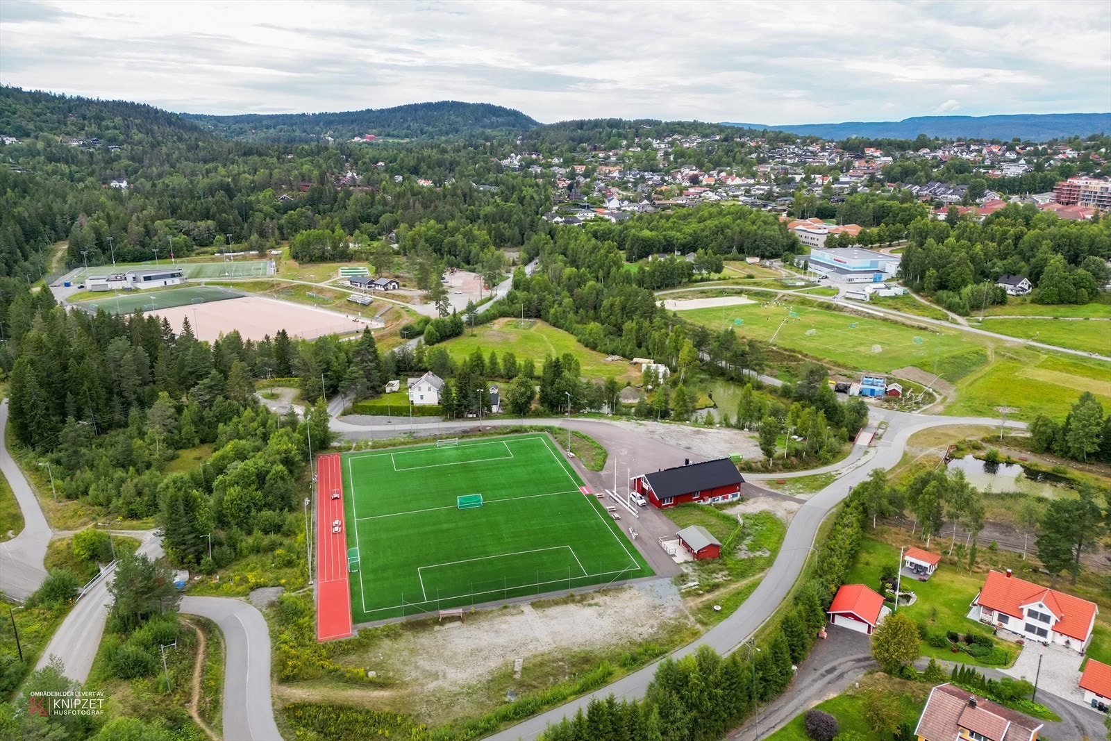 Konnerud har flotte idrettsanlegg like ved boligen.jpg Galleribilde