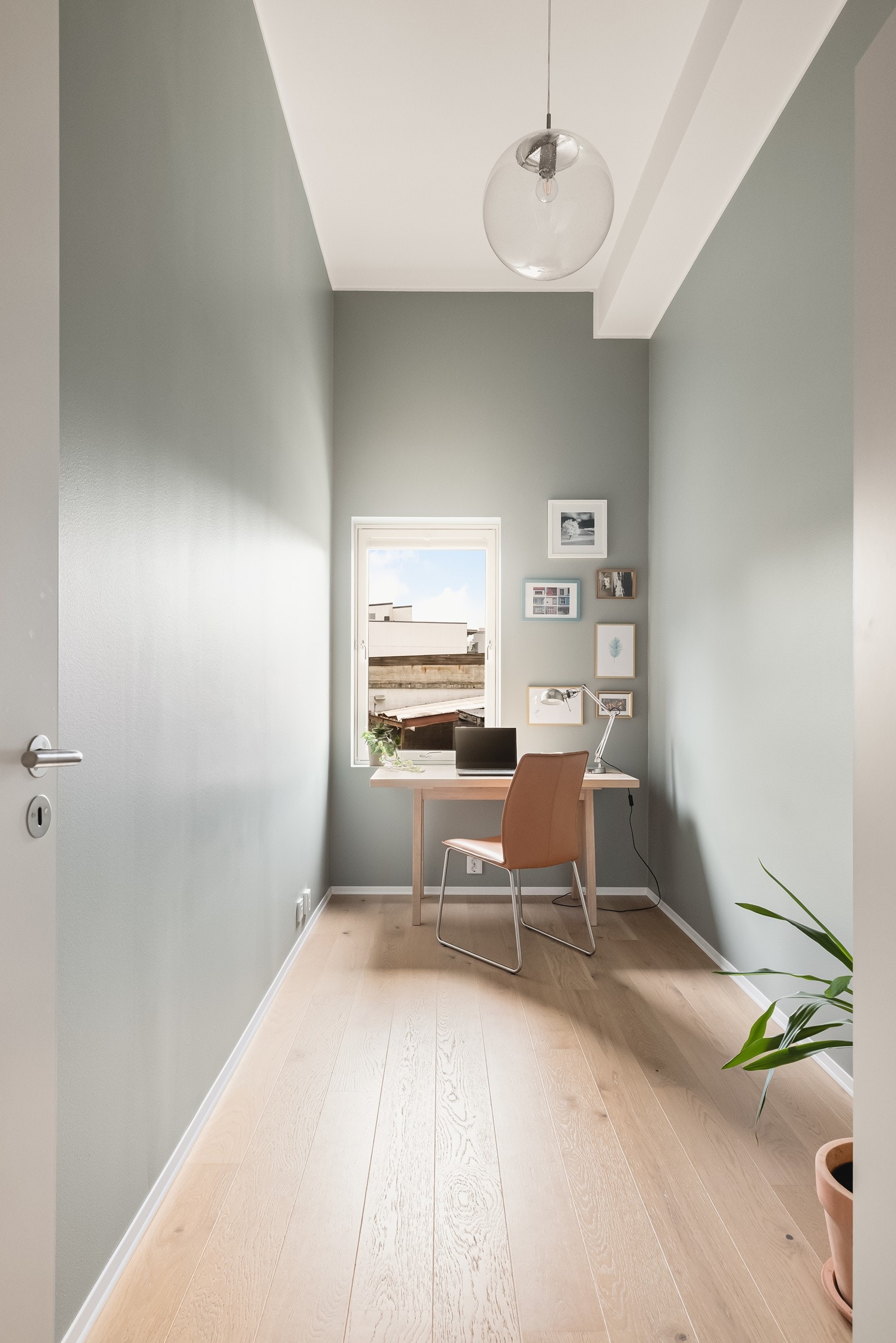 Et luftig soverom med et moderne fargevalg! Galleribilde
