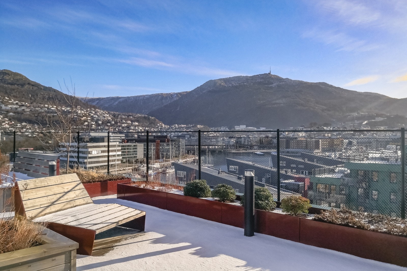 Lekker takterrasse forbeholdt beboerne av sameiet! Galleribilde