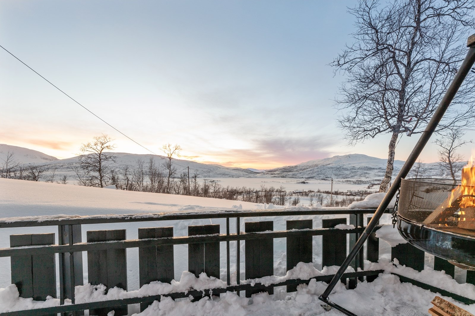 Umbukta er den norske delen av innsjøen Över-Uman, ei bukt som strekker seg rundt fire kilometer nordover fra riksgrensa Galleribilde