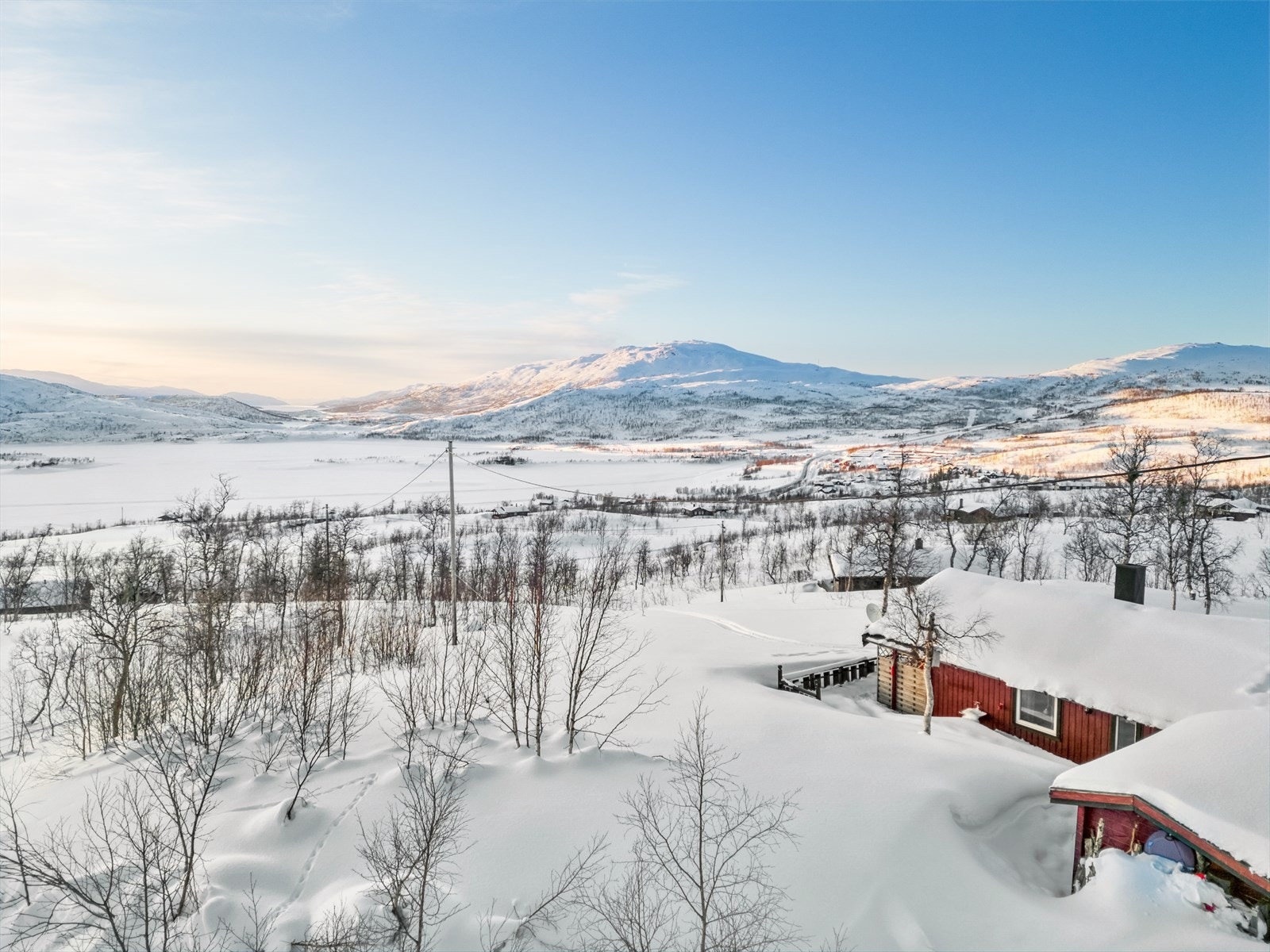 Flott fritidseiendom beliggende i naturskjønne omgivelser Galleribilde