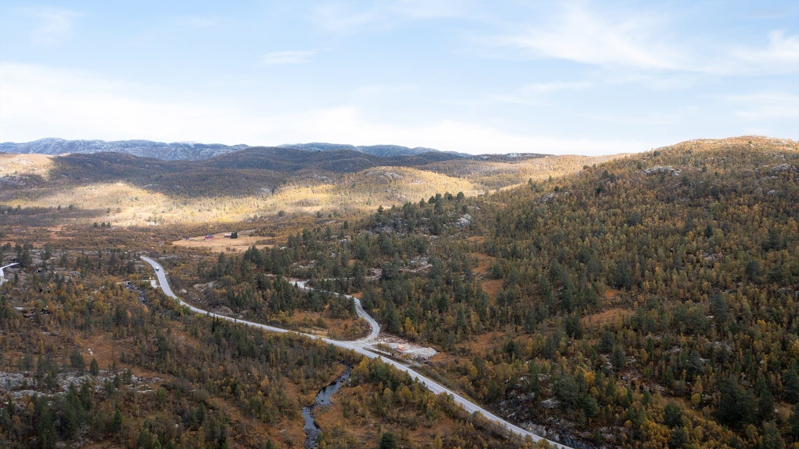Bildene viser veinettet på feltet i byggetrinn 1. Her byggemodnes nå 28 tomter Galleribilde