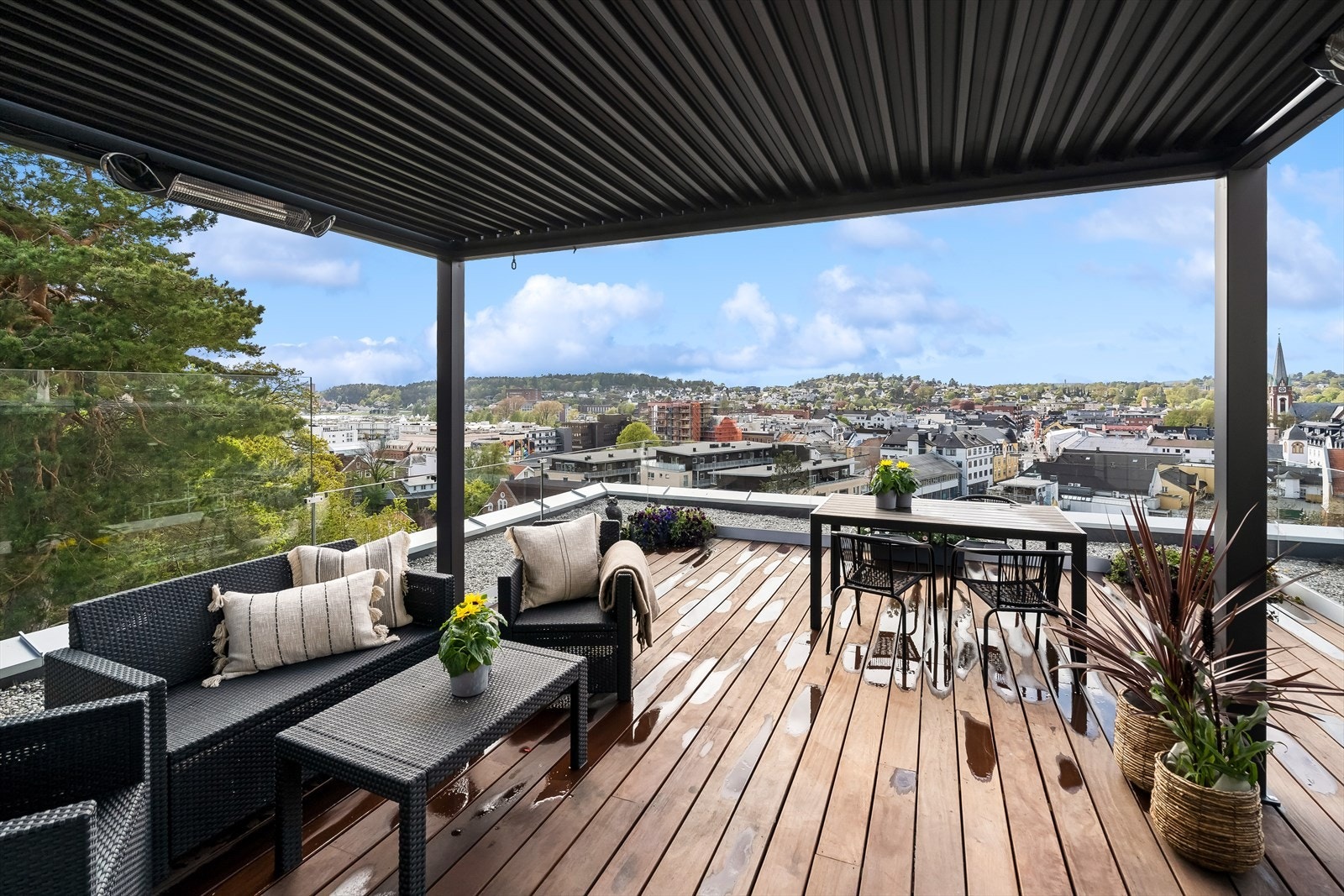 Pergola for både dårlige dager og gode dager Galleribilde