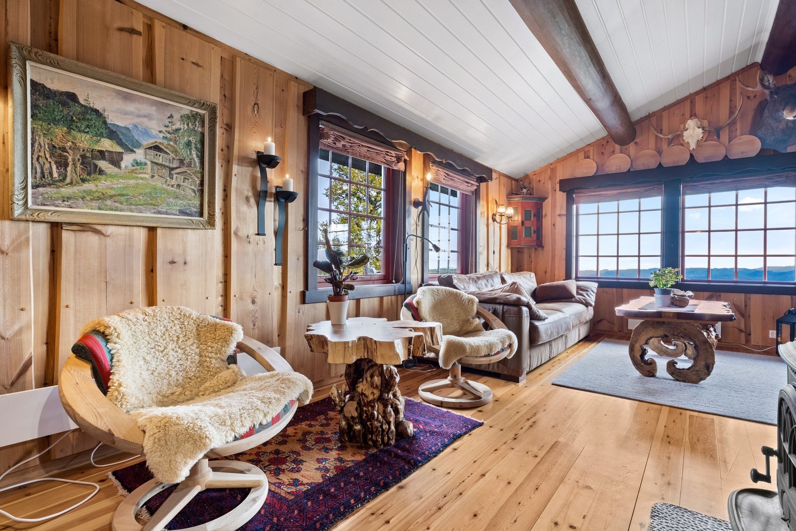 Her kan du nyte fjellutsikten fra sofakroken. Galleribilde