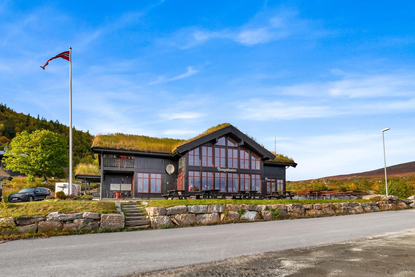 På Tempelseter er det servering på koselige Tempelseter Fjellstue. Galleribilde