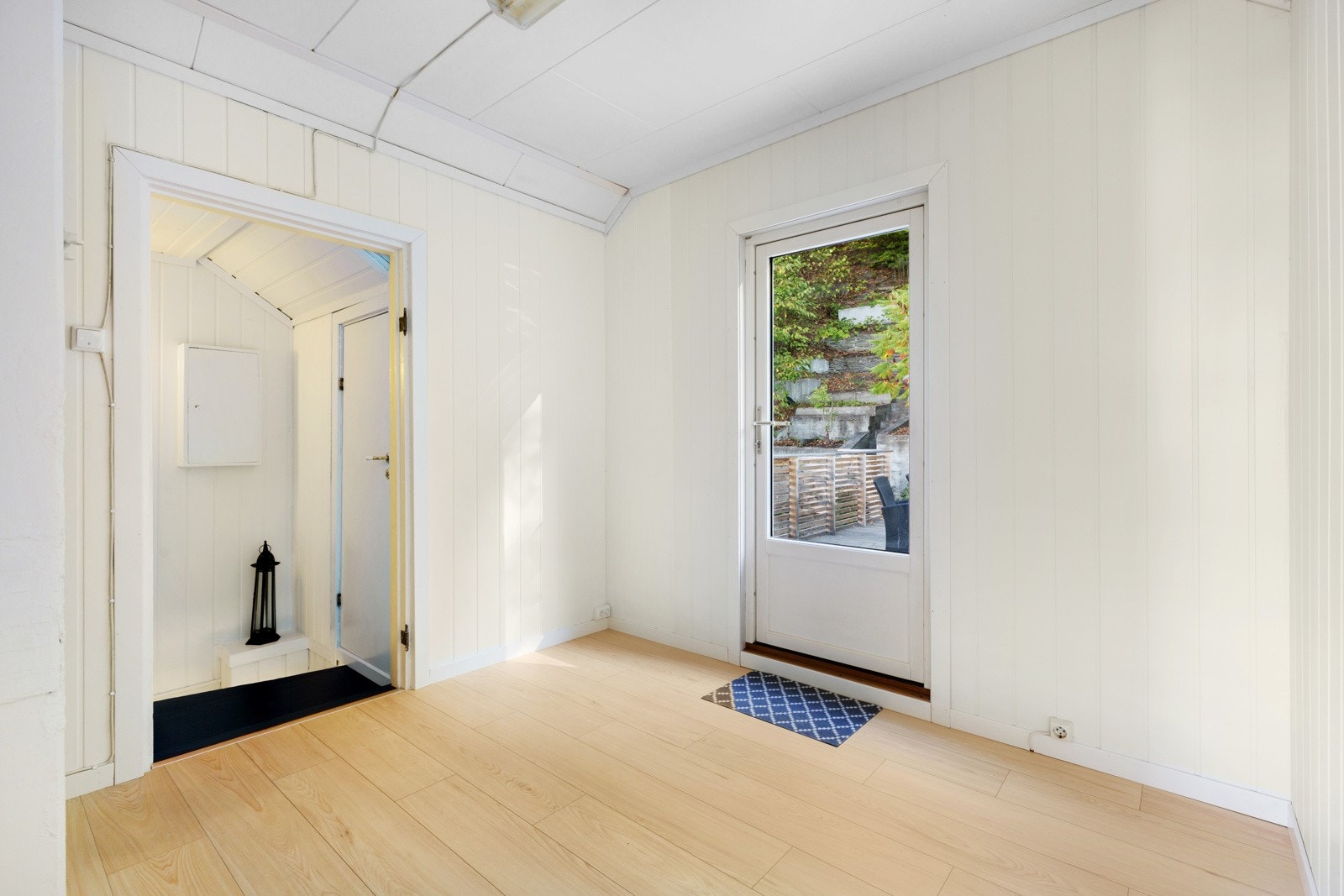 Stuen i andre etasje har dør mot den fine altanen/balkongen. Galleribilde