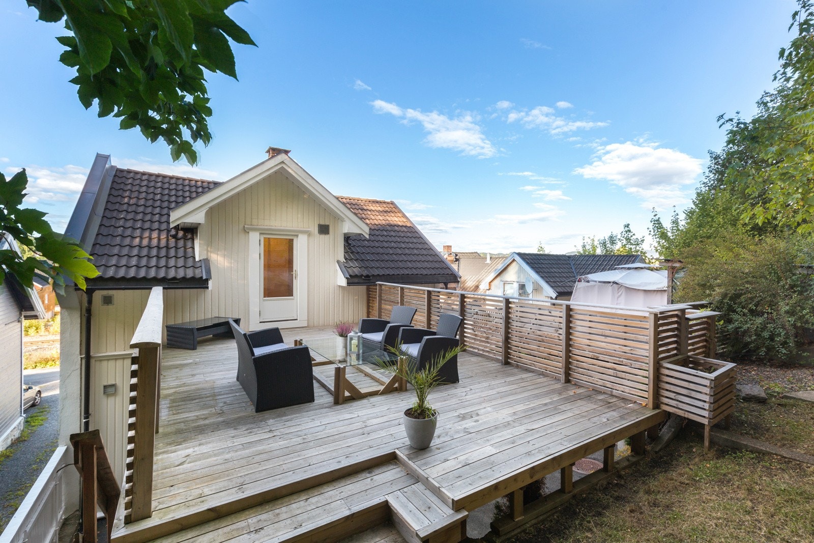 Munkelia 14 har fine uteplasser og gode muligheter Galleribilde