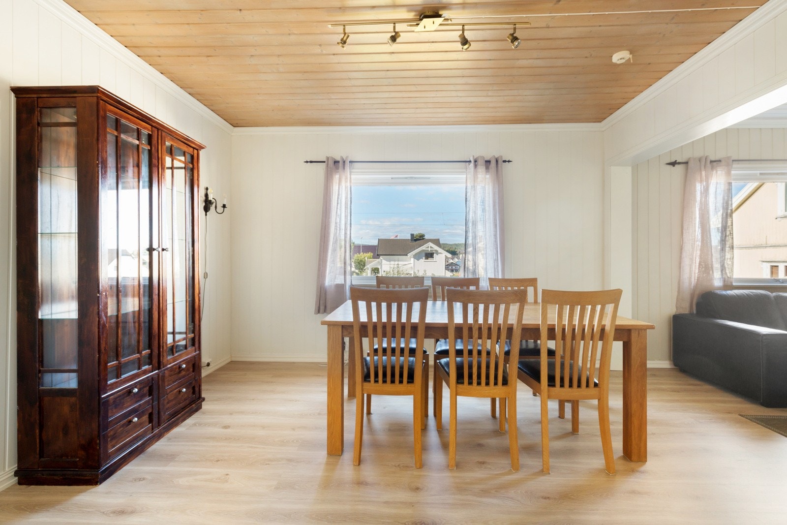 Her kan du nyte fine middagsselskap før den ledes ned i sofaen Galleribilde