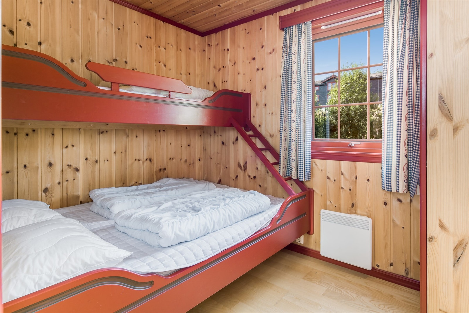 Alle soverom har garderobeskap Galleribilde