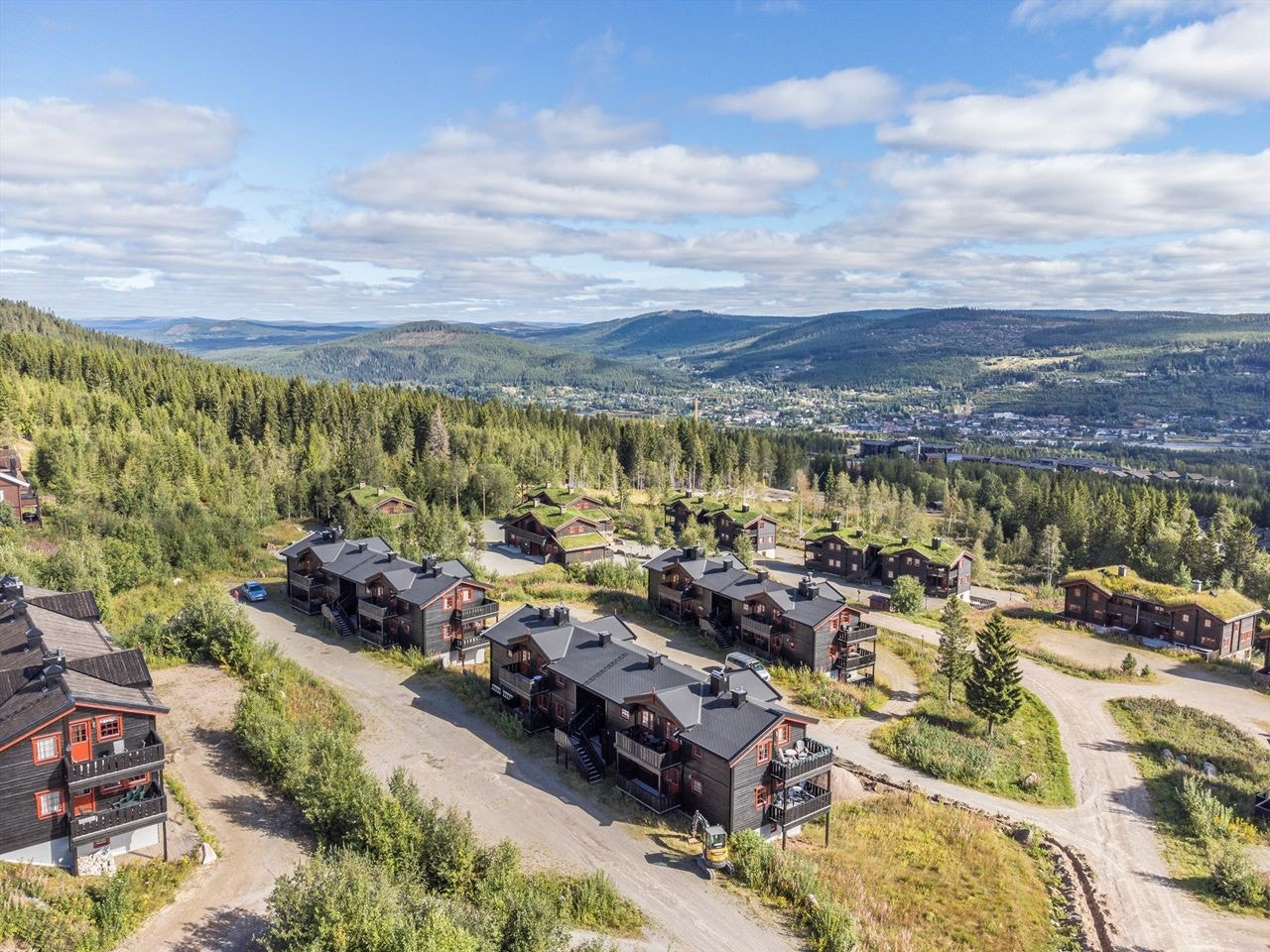 Luftig beliggenhet med utsikt mot Trysil sentrum og dalen Galleribilde