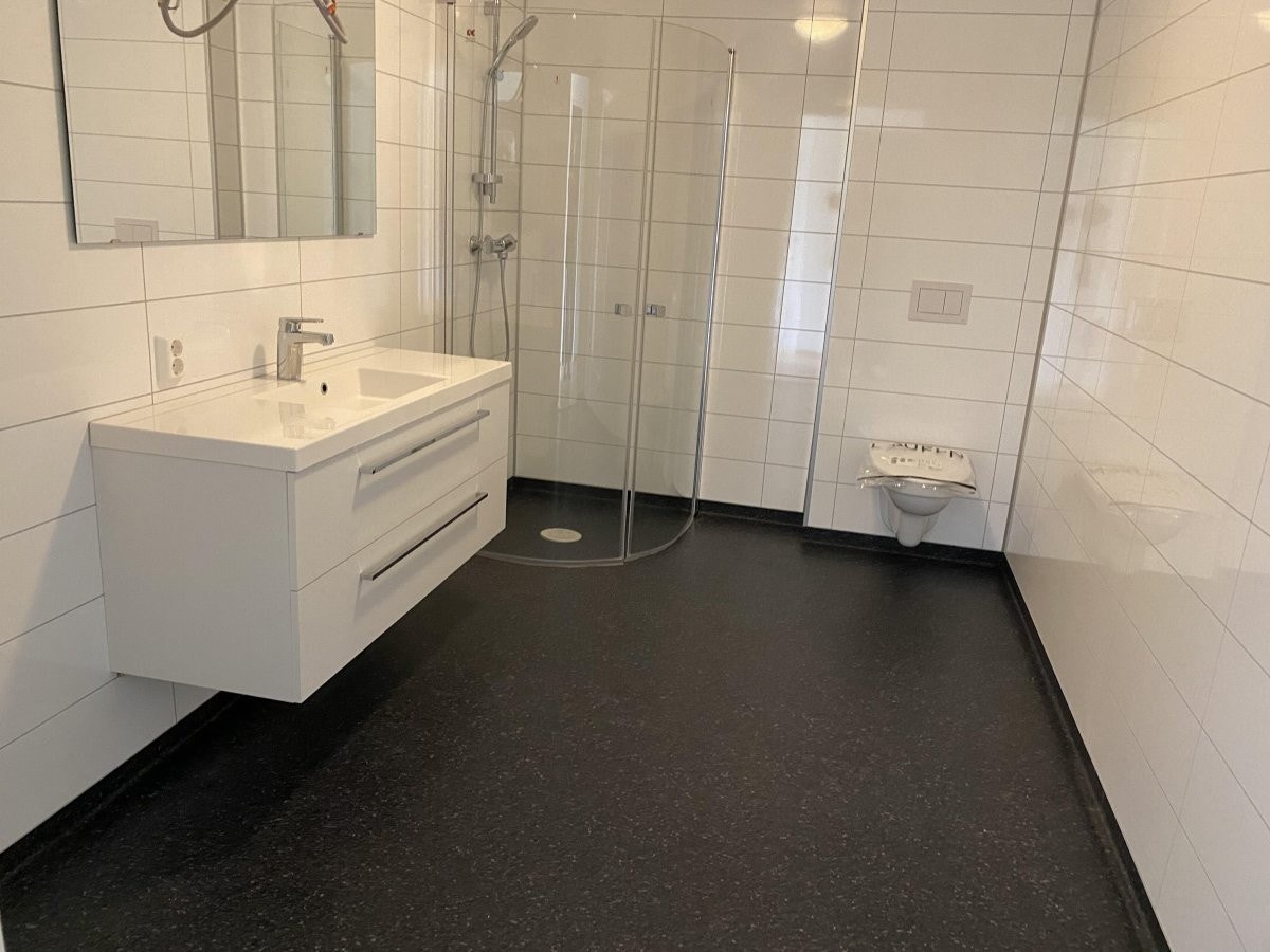 4376702_2-ccpceb1.jpg Galleribilde