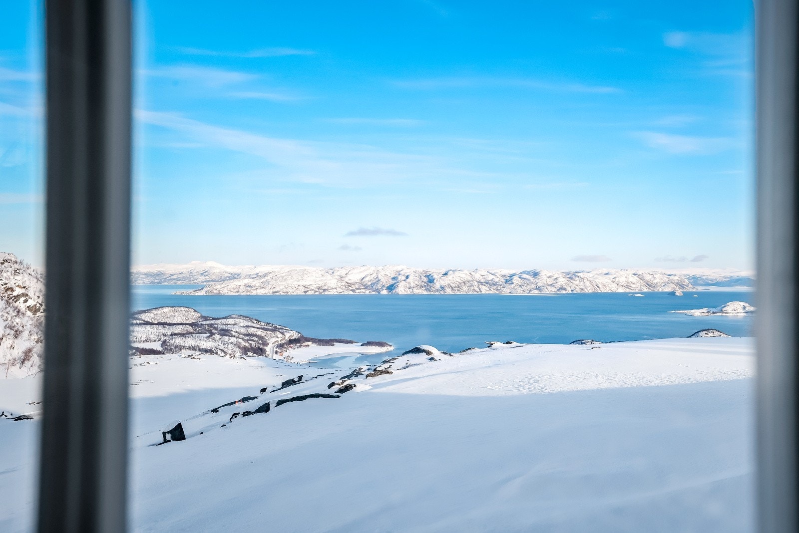 Fra stua er det utsikt utover Altafjorden Galleribilde