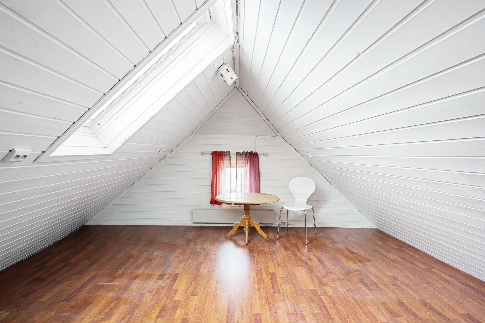 Romslig loft Galleribilde