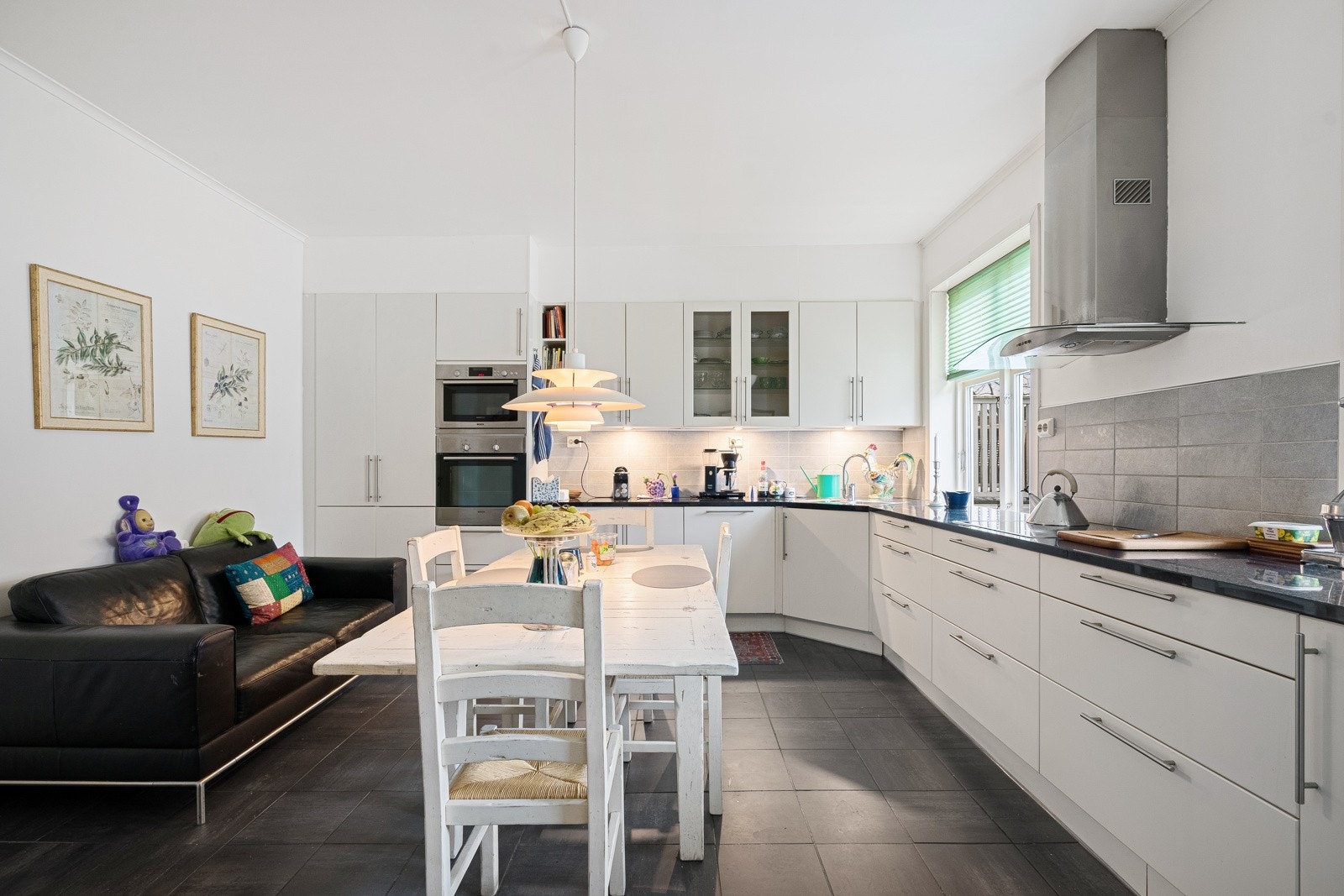 Romslig kjøkken Galleribilde