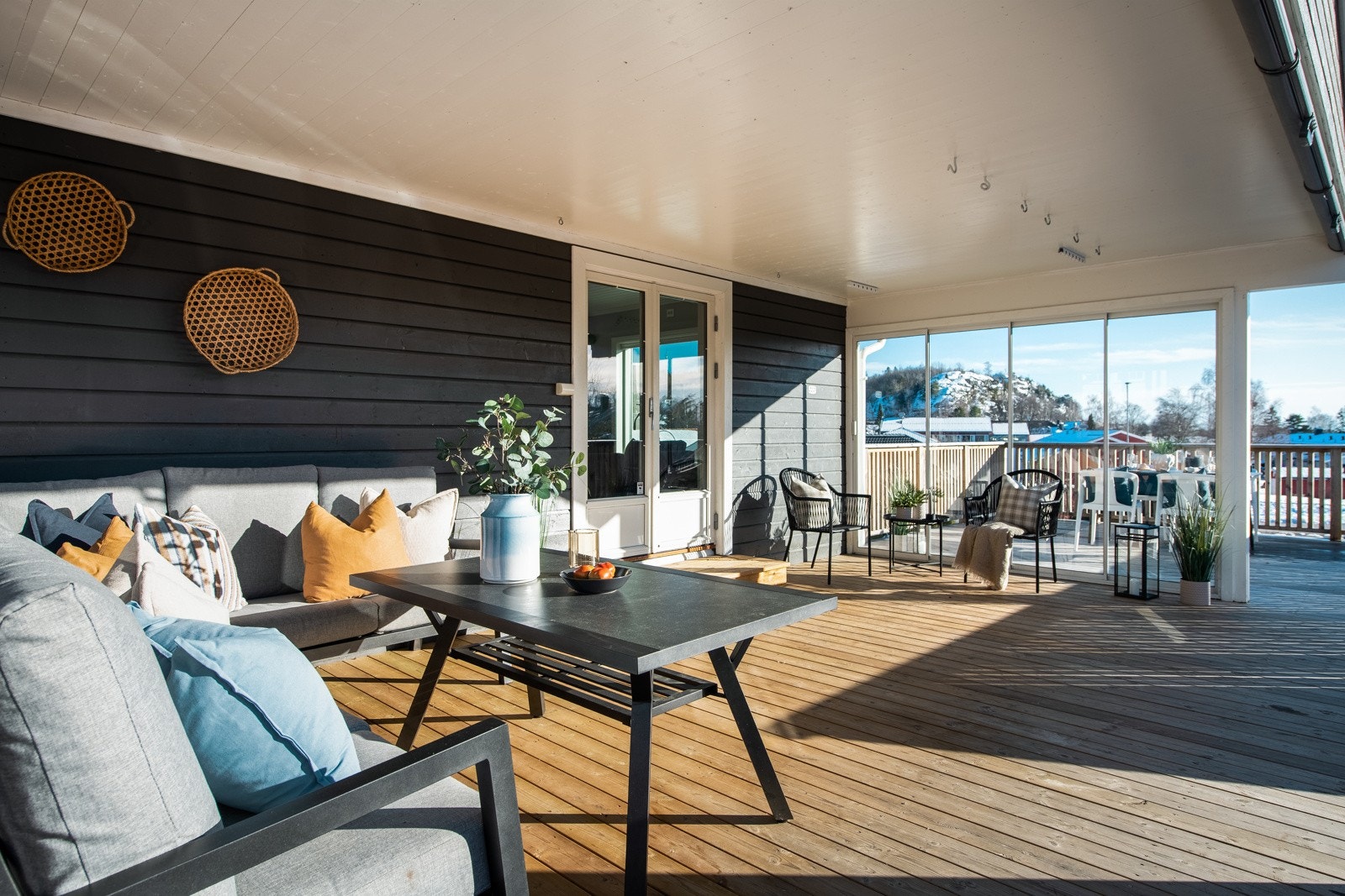Fantastisk overbygget uteplass - perfekt for norske sommere Galleribilde