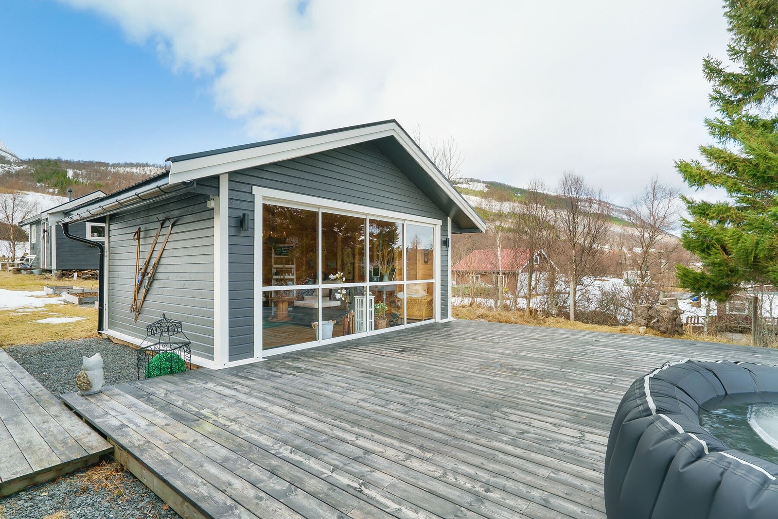 Vinstue og stor terrasse Galleribilde