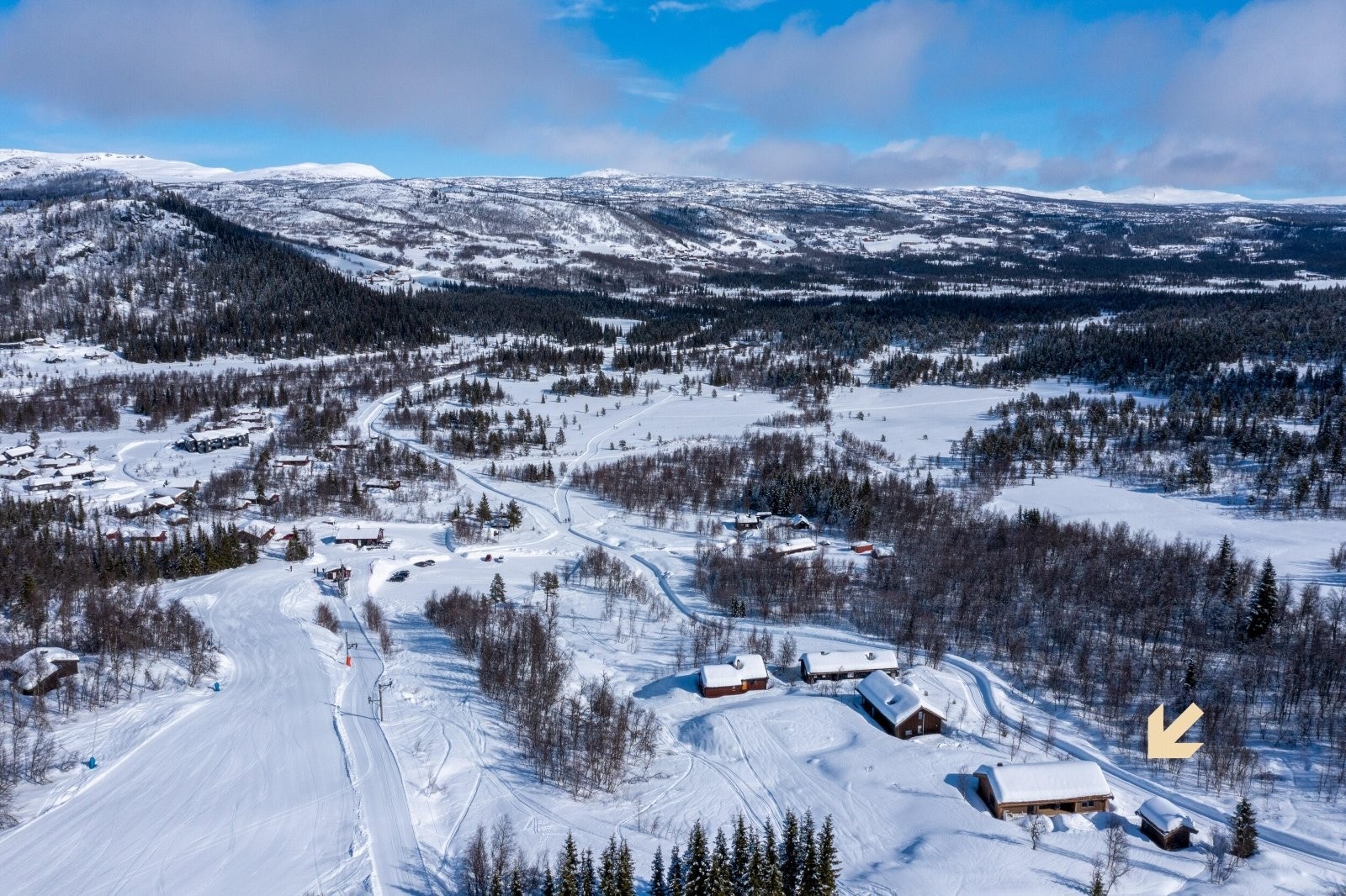 I området finner du milevis med preparerte langrennsløyper og skiene kan spennes på rett utenfor ytterdøren. Galleribilde
