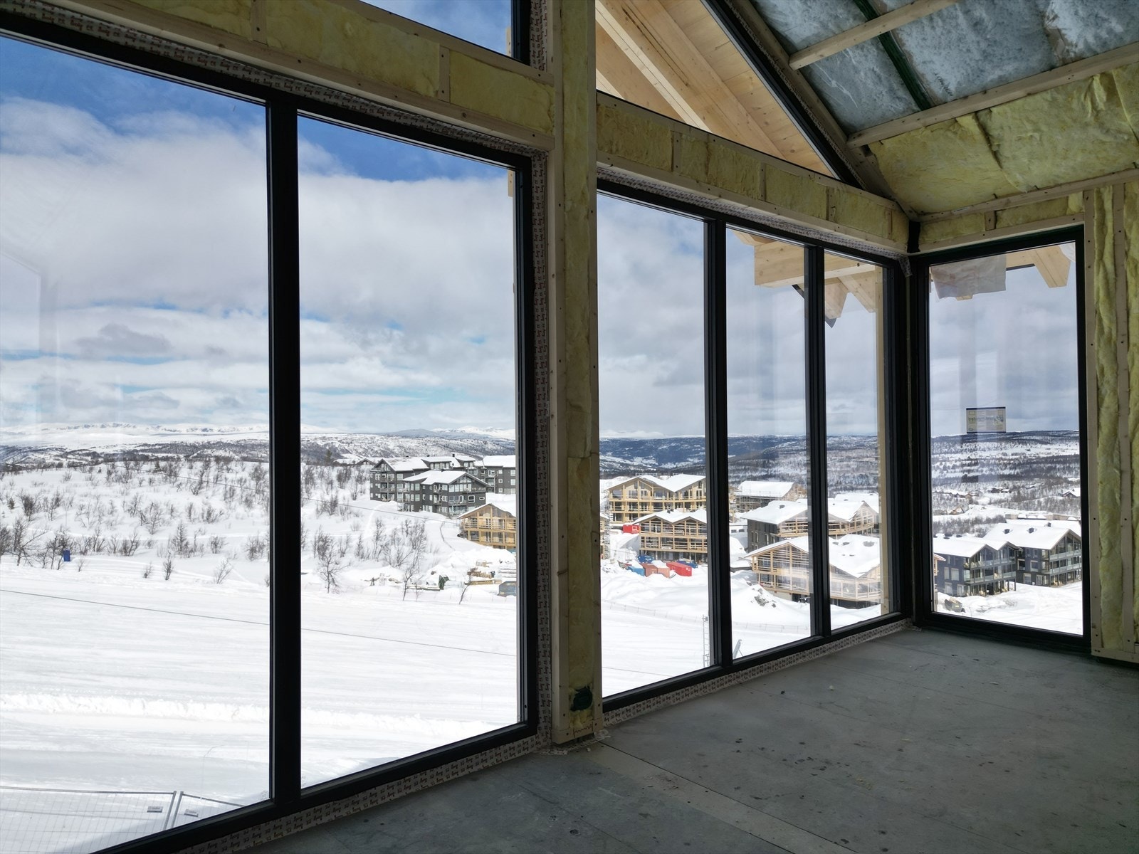 Utsikt fra stue. Galleribilde