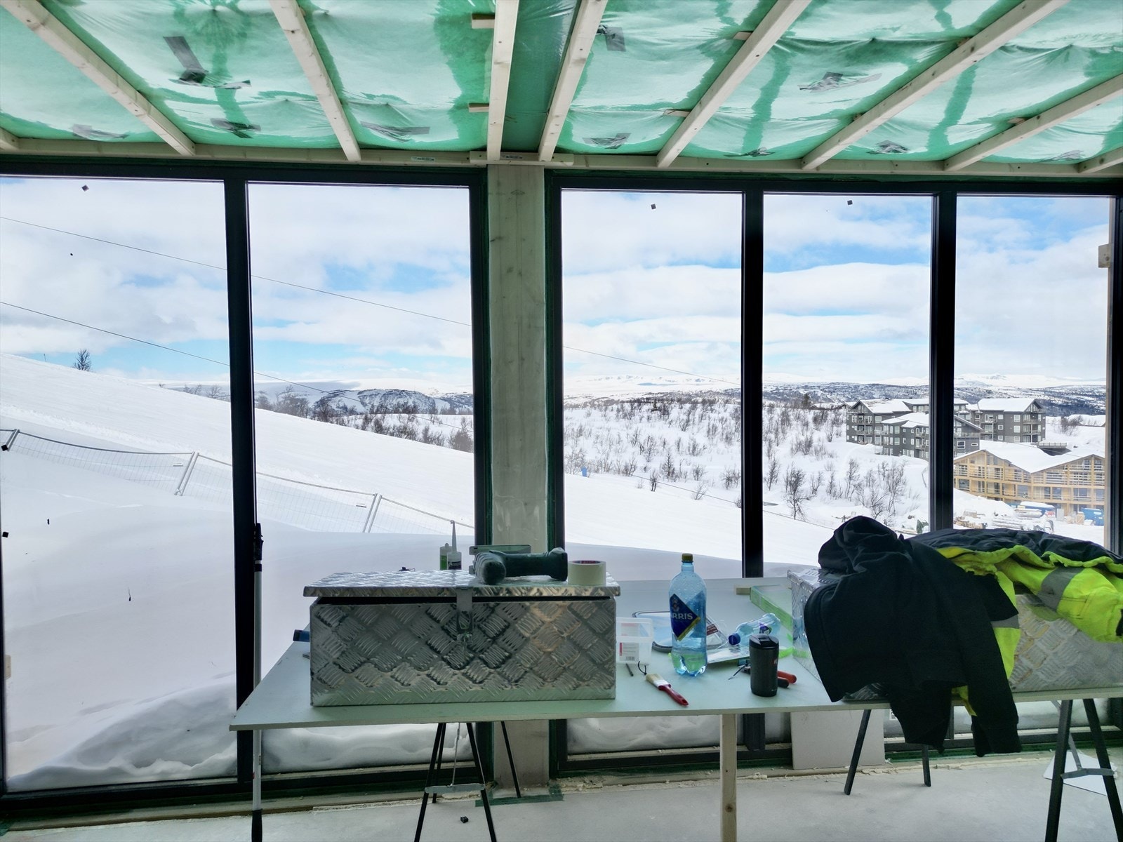 Bilde fra Chalet under bygging, 1 etasje TV-stue. Galleribilde