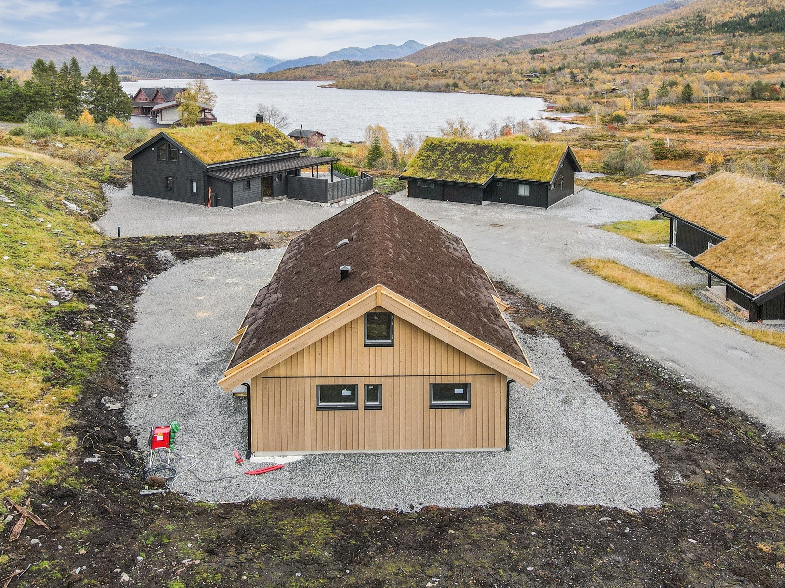 Eiendommen ligger fint til, i kort avstand til både skiløype og Nysætervatnet Galleribilde