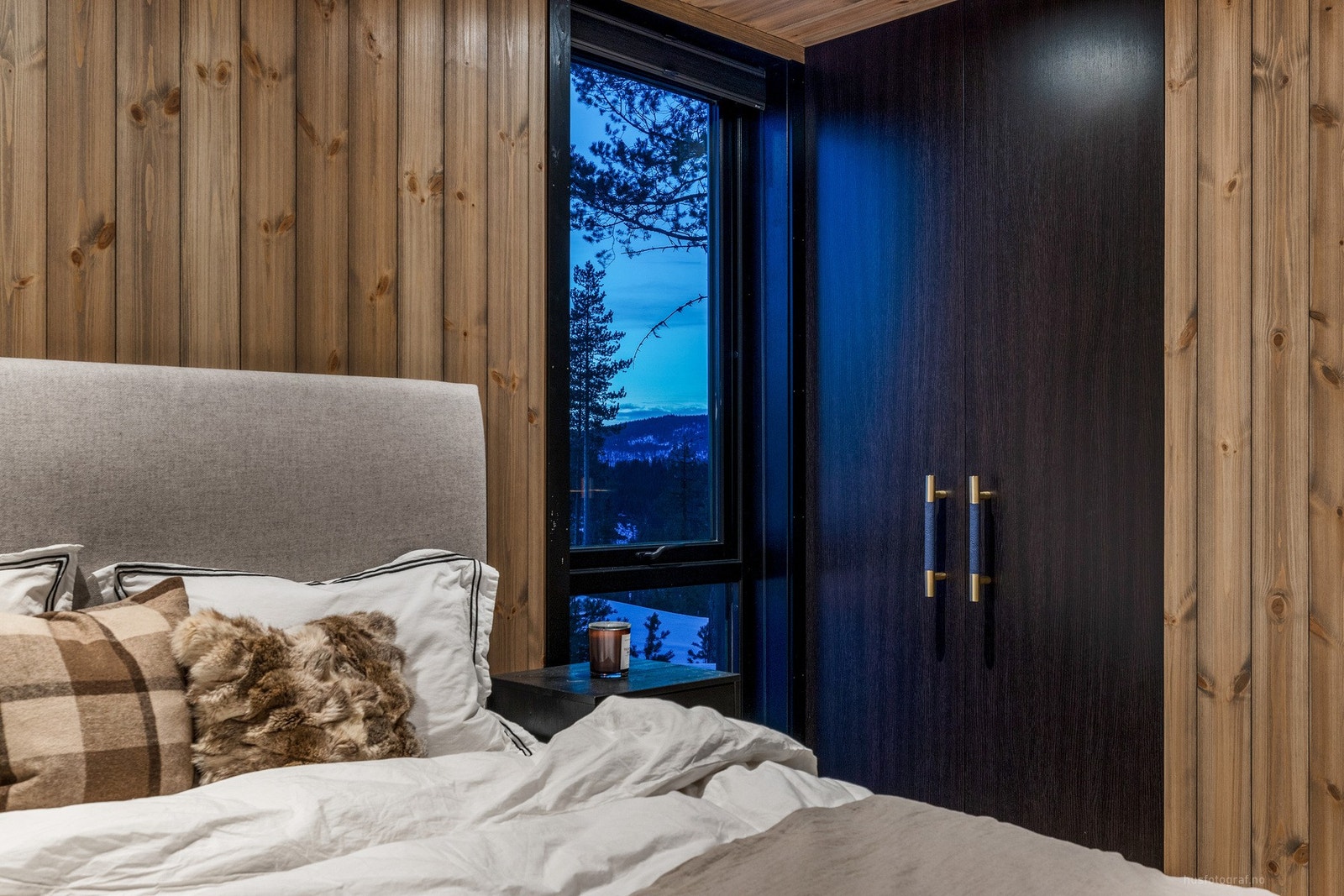 Integrert garderobeskap. Soverom nr. 2 Galleribilde