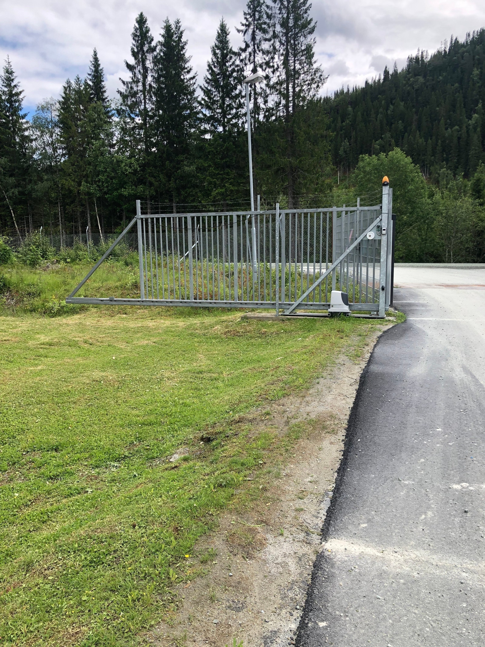Sikker kjøreport inn til området Galleribilde