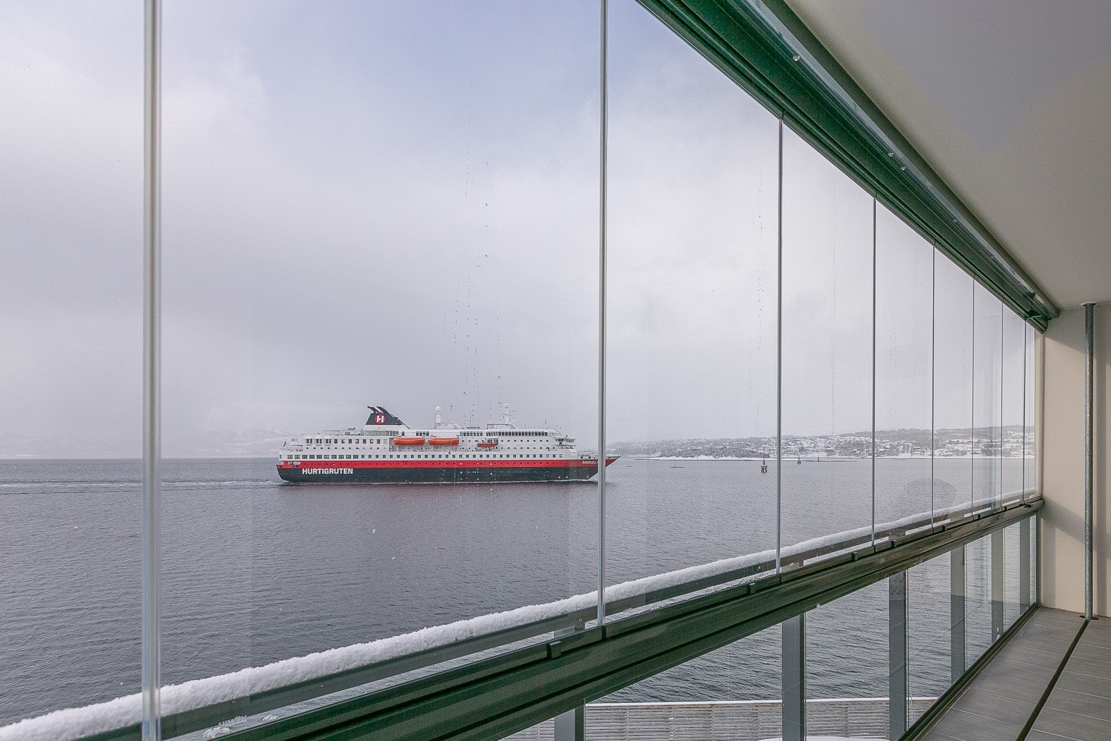 Fantastisk utsikt mot Senja. Galleribilde