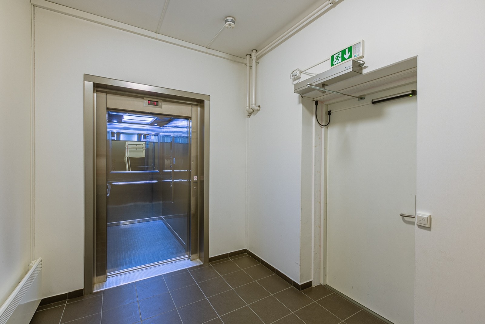 Felles heis. Galleribilde