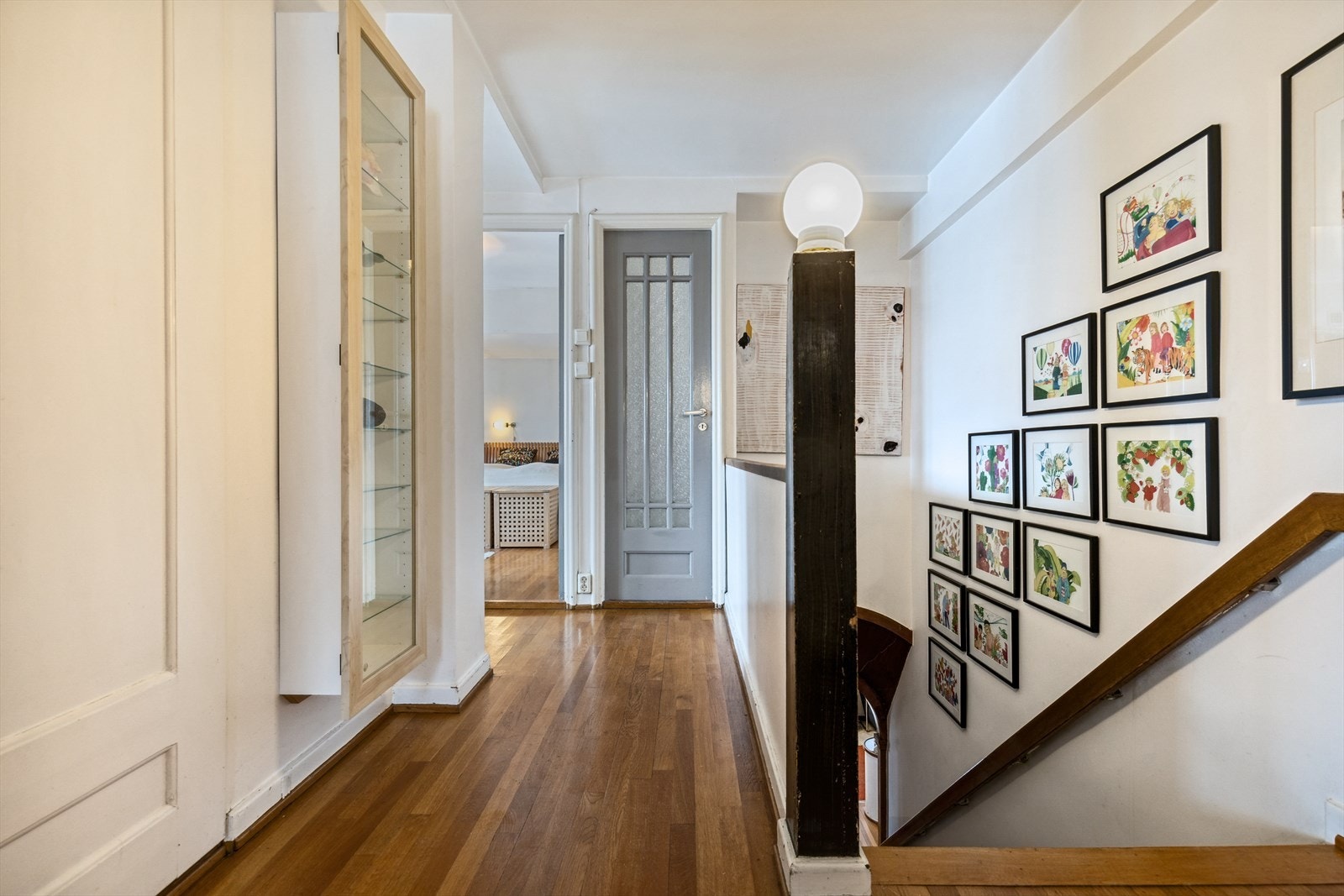 Gang i 2. etasje til soverommene. Galleribilde