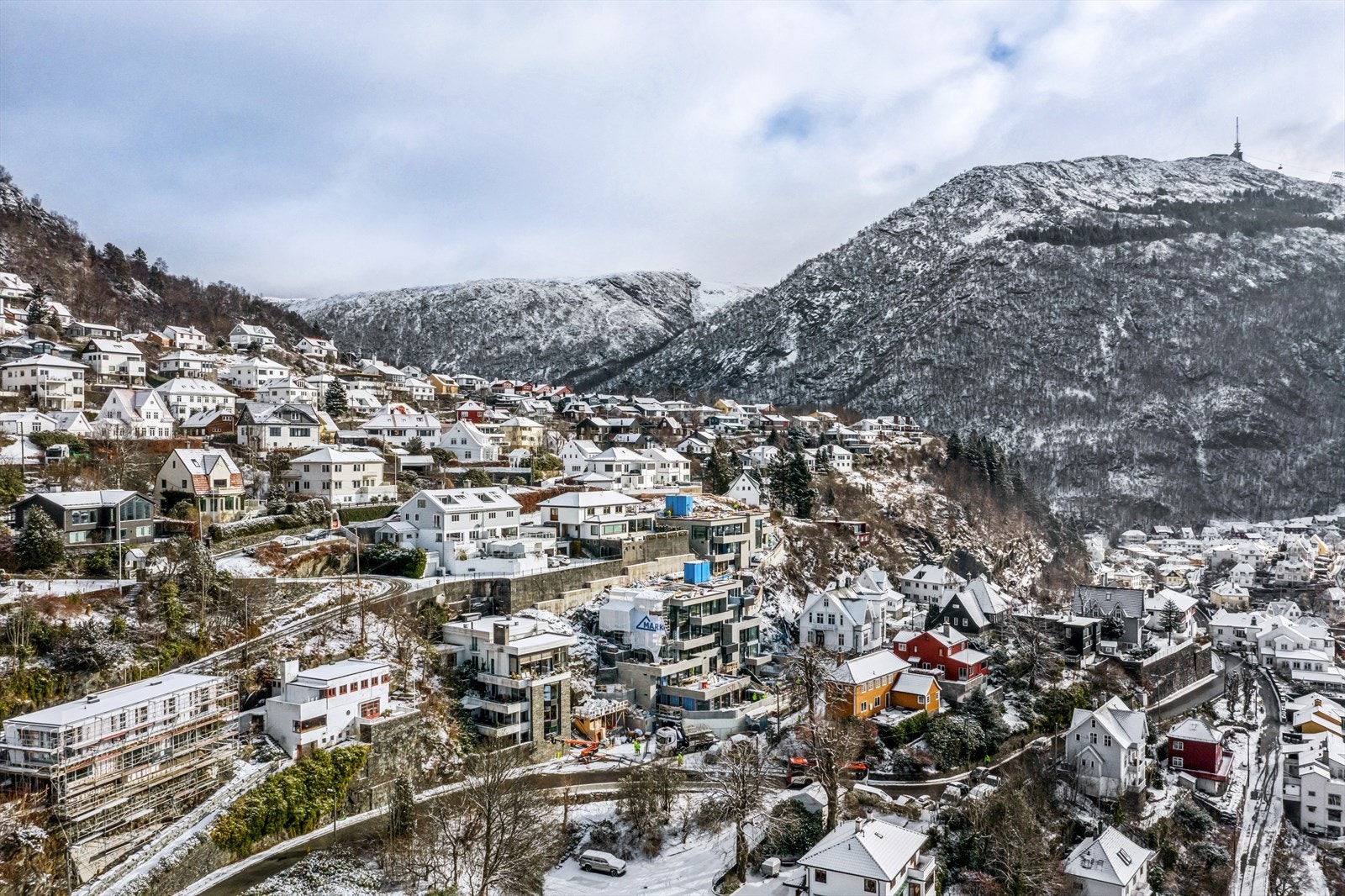 Fjellveien med kort vei til Bergens flotteste turområder. Galleribilde