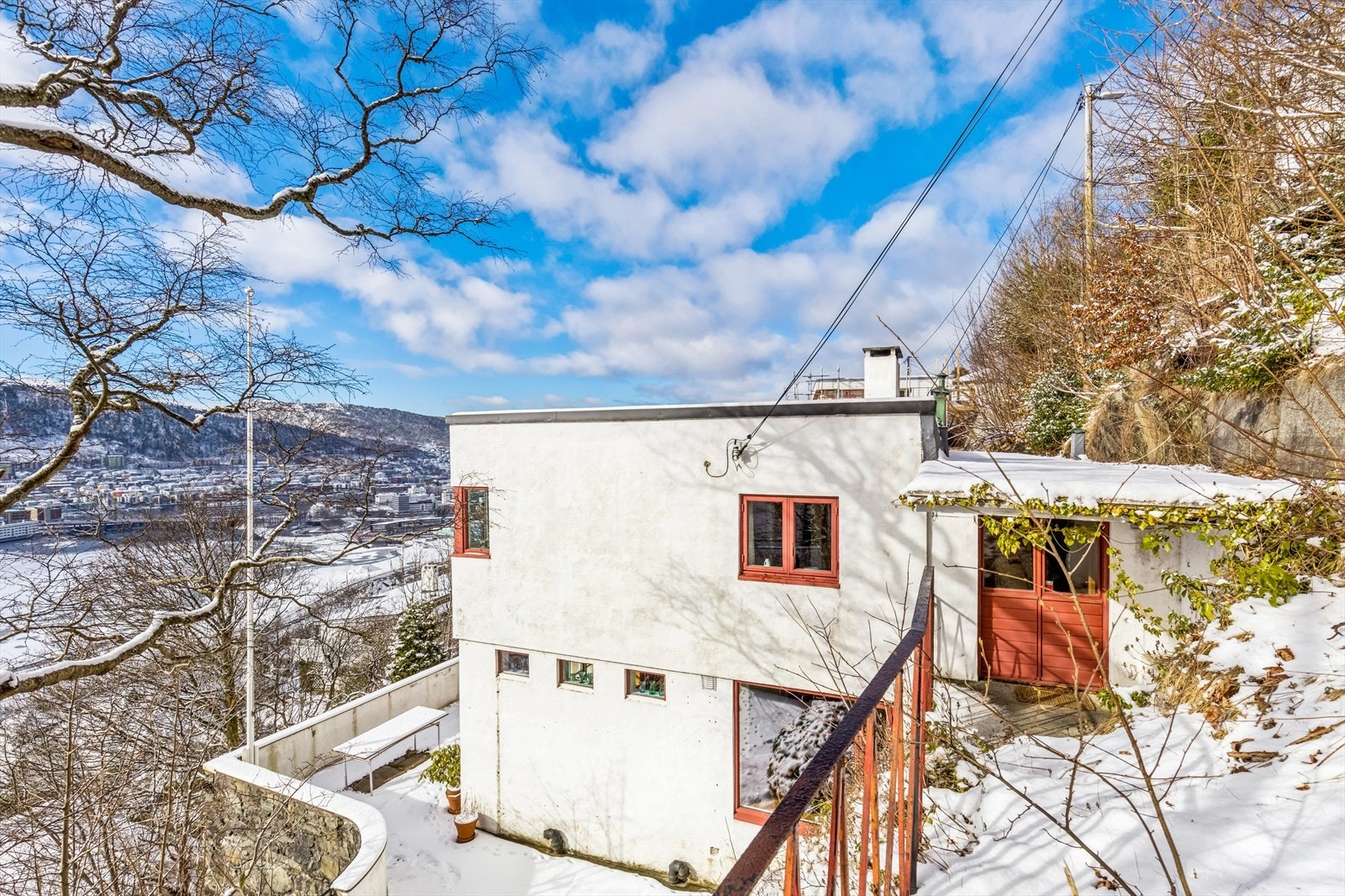 Boligen er tilpasset terrenget for perfekt utnyttelse. Galleribilde