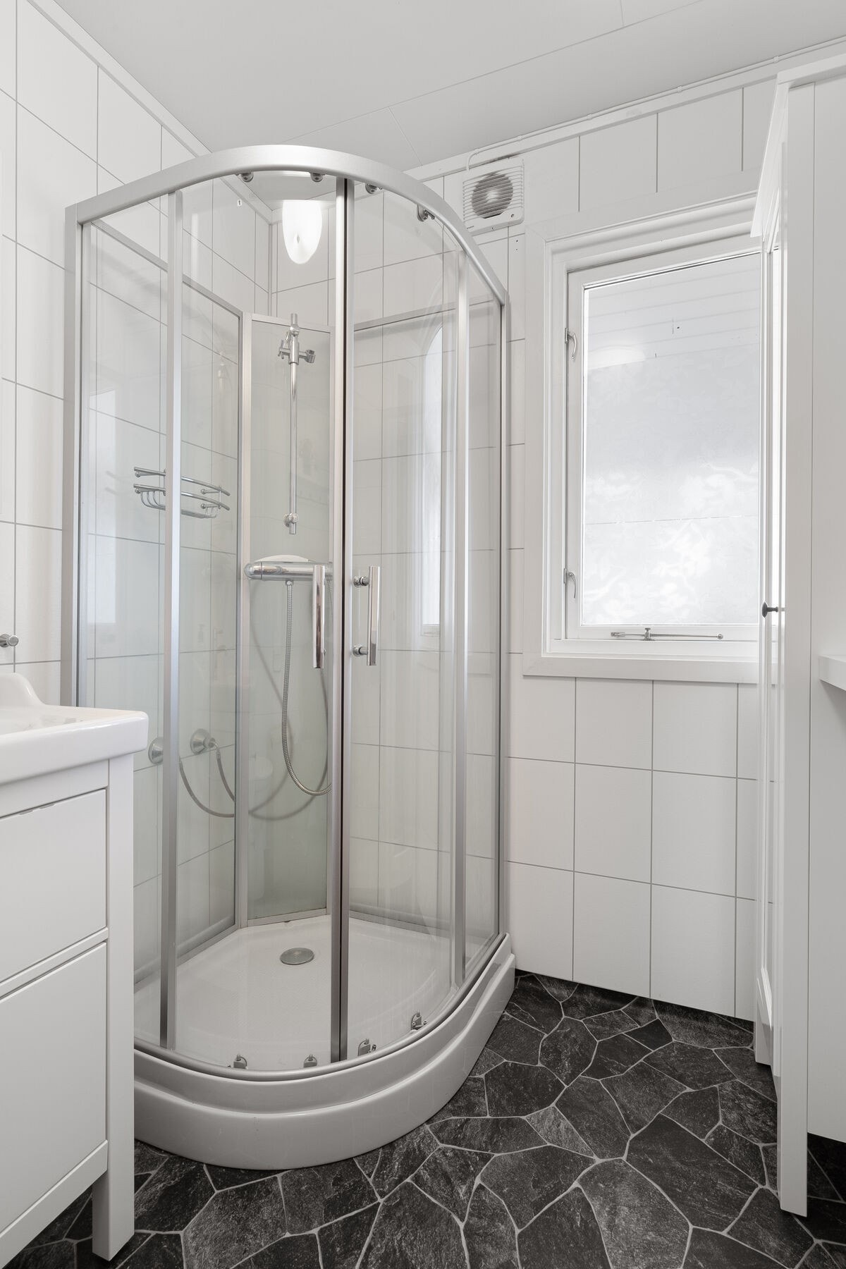 Badet er renovert og pusset opp i 2015 Galleribilde