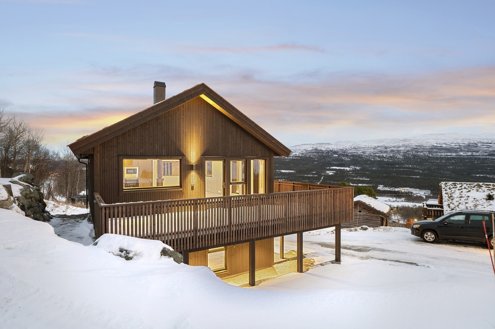 Heimdal EIendomsmegling har gleden av å ønske deg velkommen til Andorbakken 8! Galleribilde