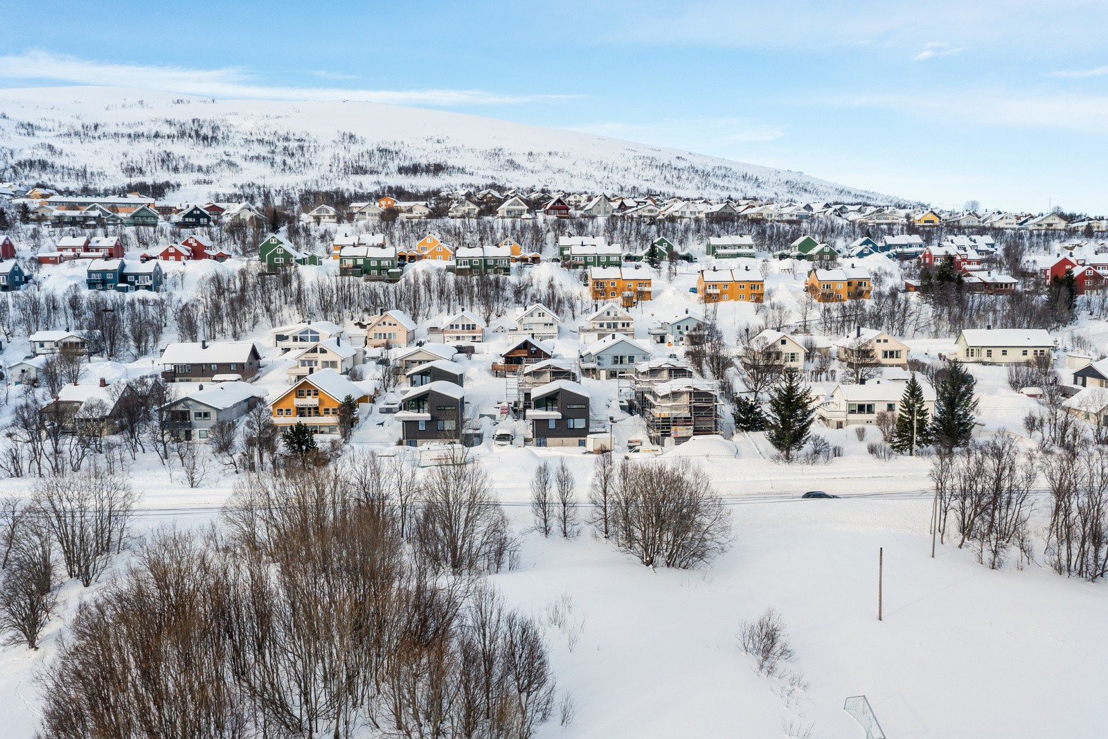Nyetablert boligtun i barnevennlig område.