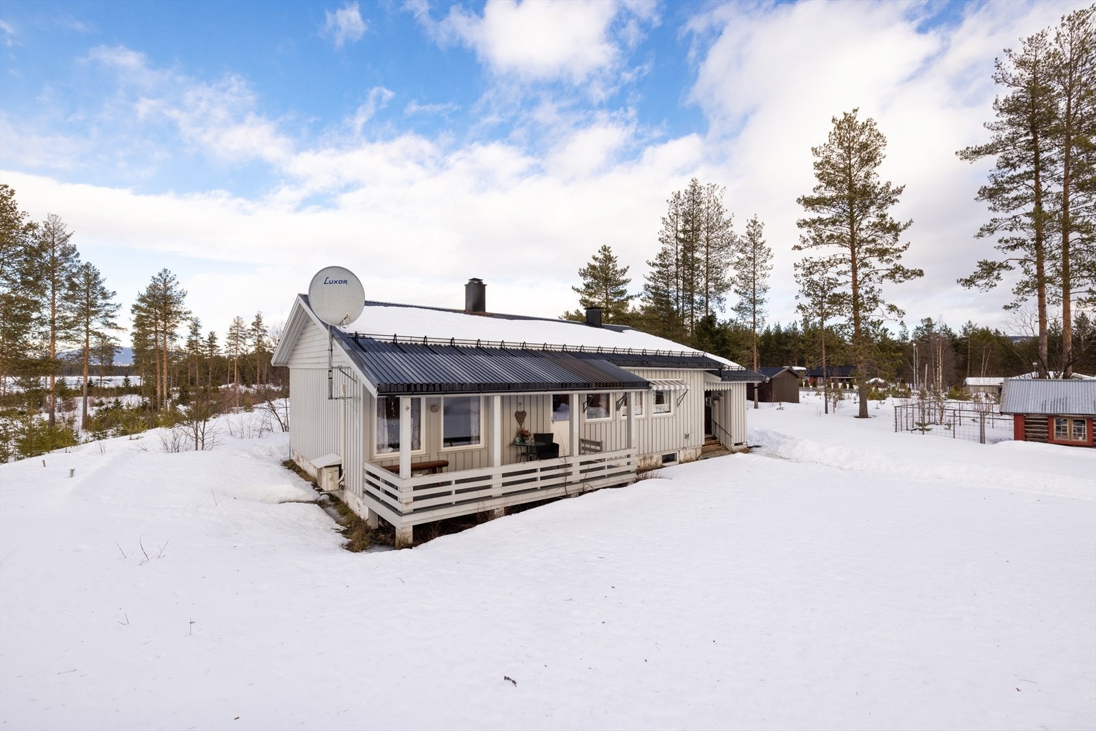 Boligen ligger ca. 6,5 km fra Rena sentrum. Galleribilde