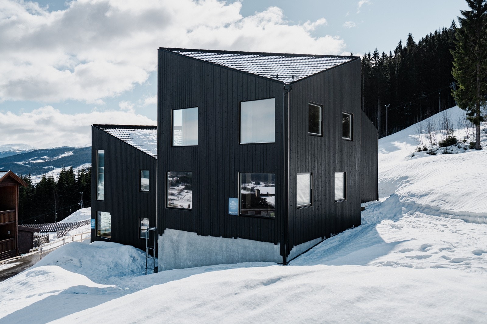 Bilder av Jon Hunnålvatn Tøn Galleribilde